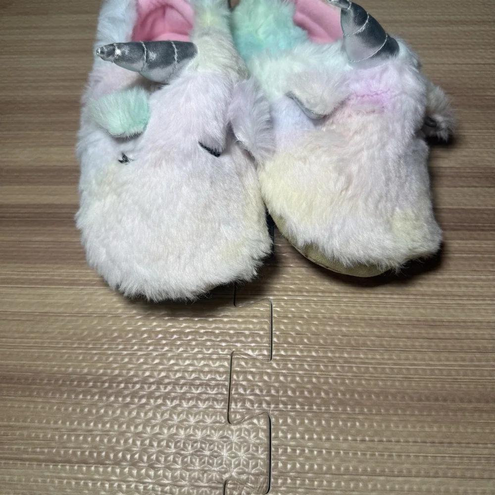 Girl Faux-Fur Critter Slippers for Toddler-Unicorn Size Medium NW (9/10)
